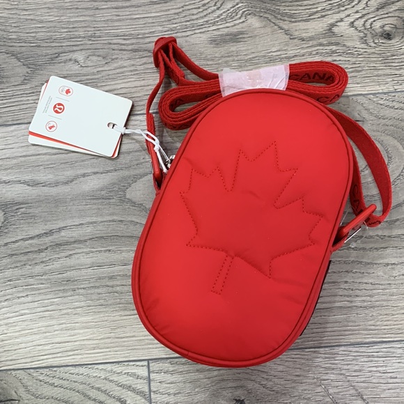 NWT💗🆕 Lululemon Future Legacy Crossbody Bag red - Picture 2 of 9
